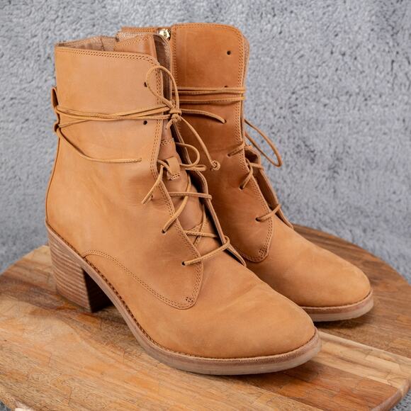 UGG Oriana Chunky Rustic Boot Women's SZ 10 Brown Boho Rugged Cottage Core - Picture 1 of 7